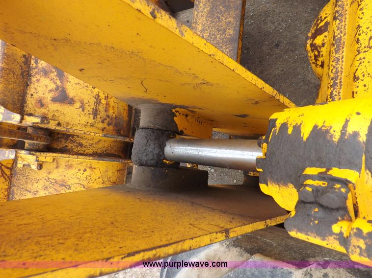 image for item J6909 1980 Fiat-Allis 605B wheel loader