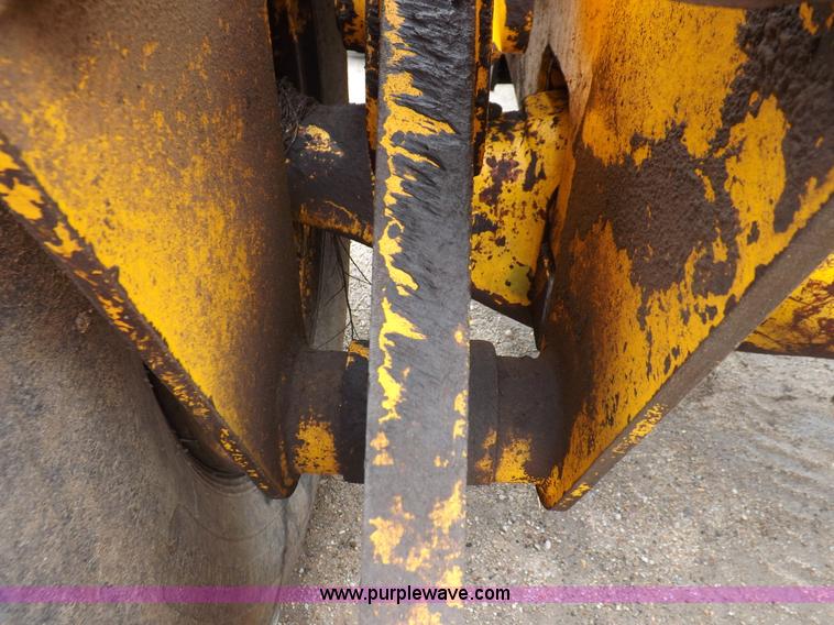 image for item J6909 1980 Fiat-Allis 605B wheel loader