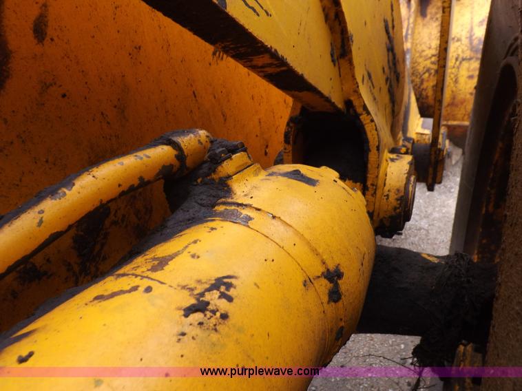 image for item J6909 1980 Fiat-Allis 605B wheel loader