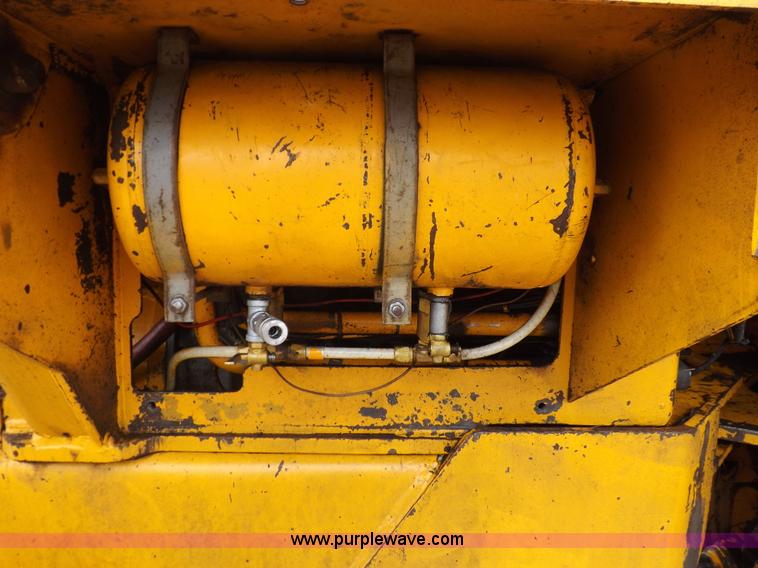 image for item J6909 1980 Fiat-Allis 605B wheel loader