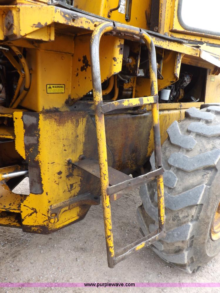 image for item J6909 1980 Fiat-Allis 605B wheel loader