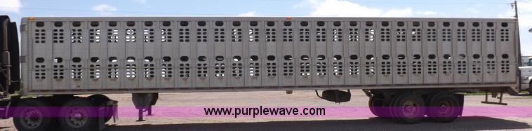 image for item J6910 1999 Wilson SAL-302 livestock trailer