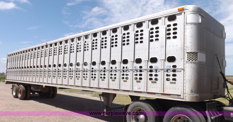 image for item J6910 1999 Wilson SAL-302 livestock trailer