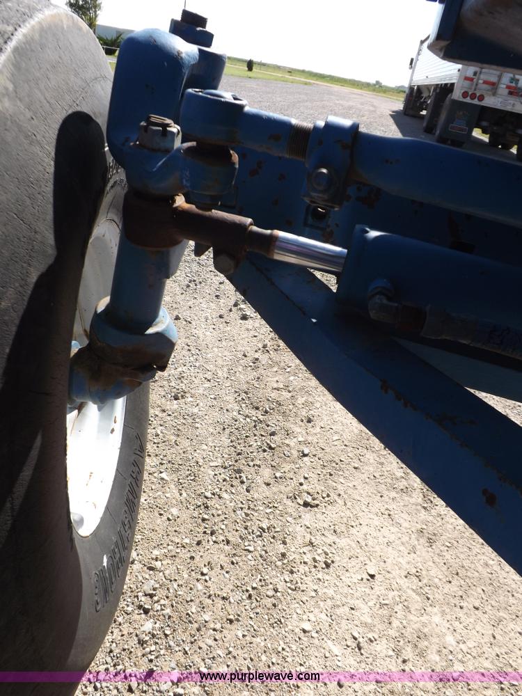 image for item J6990 Ford TW20 tractor