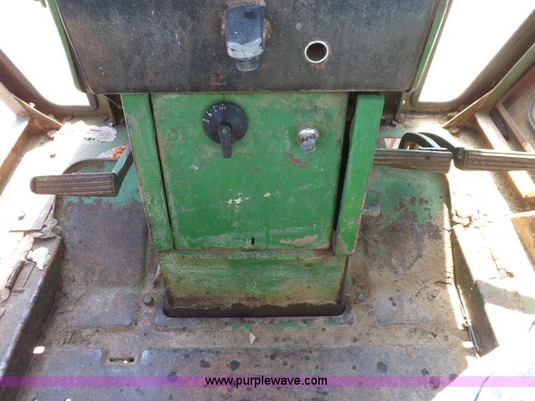 image for item J6991 John Deere 4520 tractor