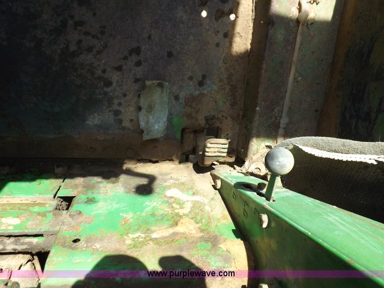 image for item J6991 John Deere 4520 tractor