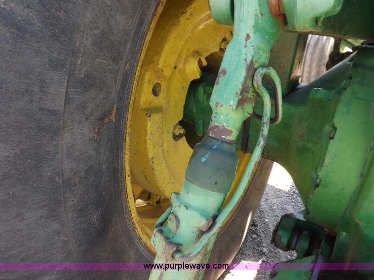 image for item J6991 John Deere 4520 tractor