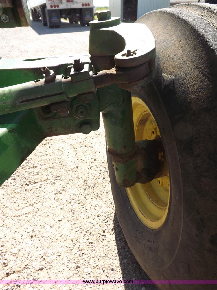 image for item J6991 John Deere 4520 tractor