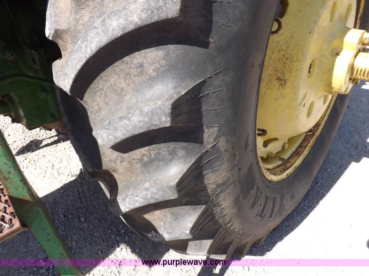 image for item J6991 John Deere 4520 tractor