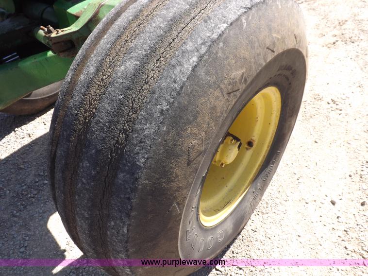 image for item J6991 John Deere 4520 tractor