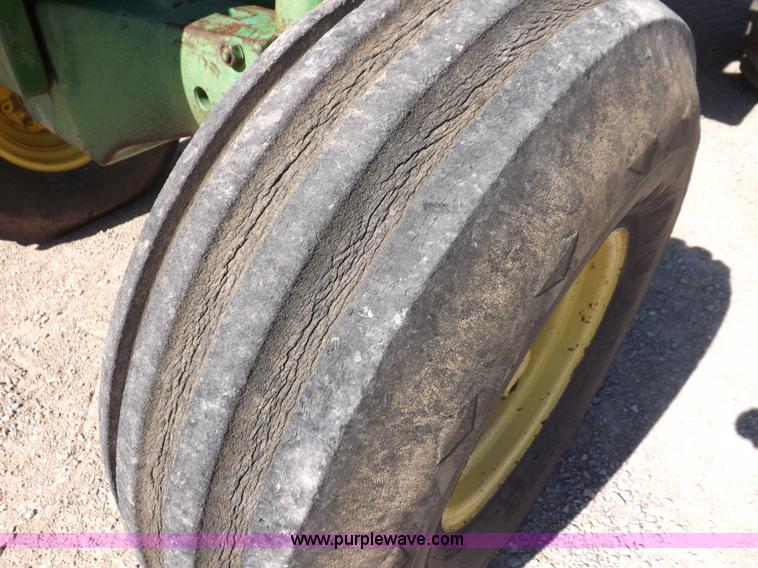 image for item J6991 John Deere 4520 tractor