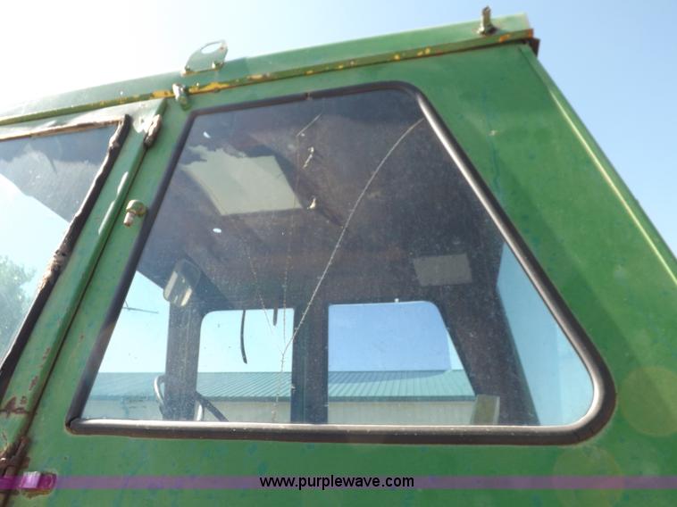 image for item J6991 John Deere 4520 tractor