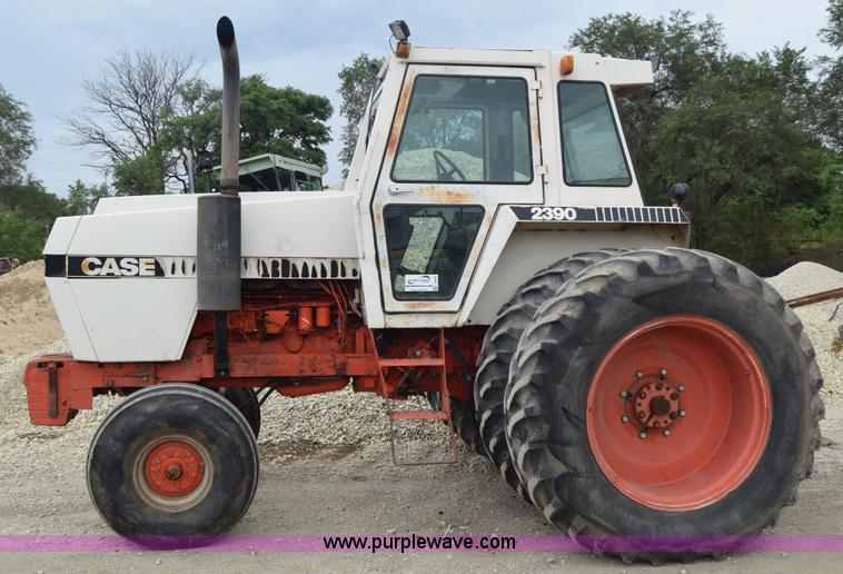 image for item J8250 Case 2390 tractor