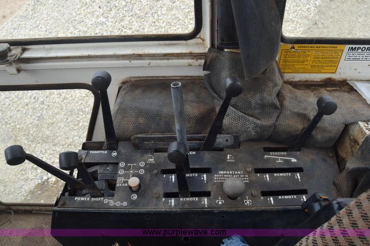 image for item J8250 Case 2390 tractor