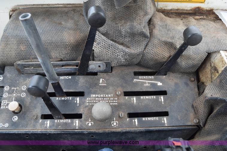 image for item J8250 Case 2390 tractor