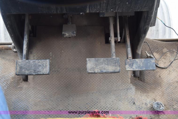 image for item J8250 Case 2390 tractor