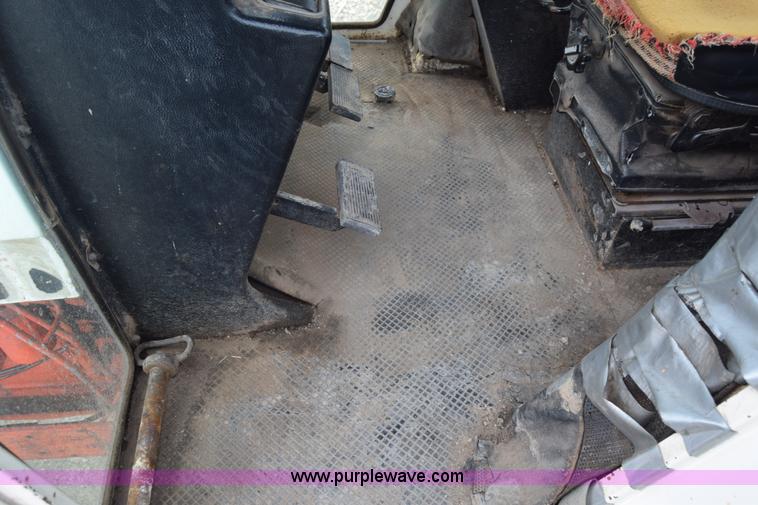 image for item J8250 Case 2390 tractor