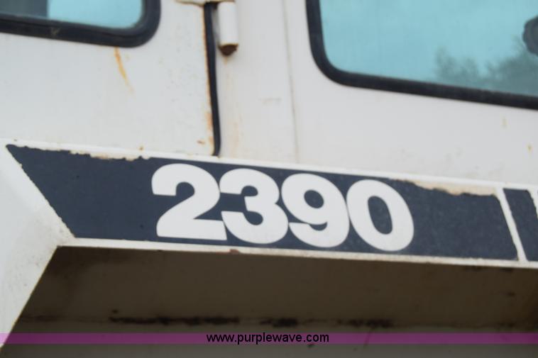 image for item J8250 Case 2390 tractor