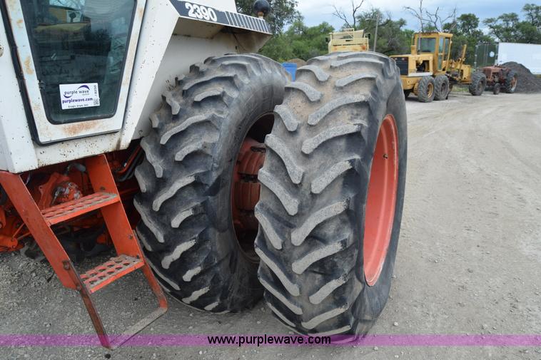image for item J8250 Case 2390 tractor