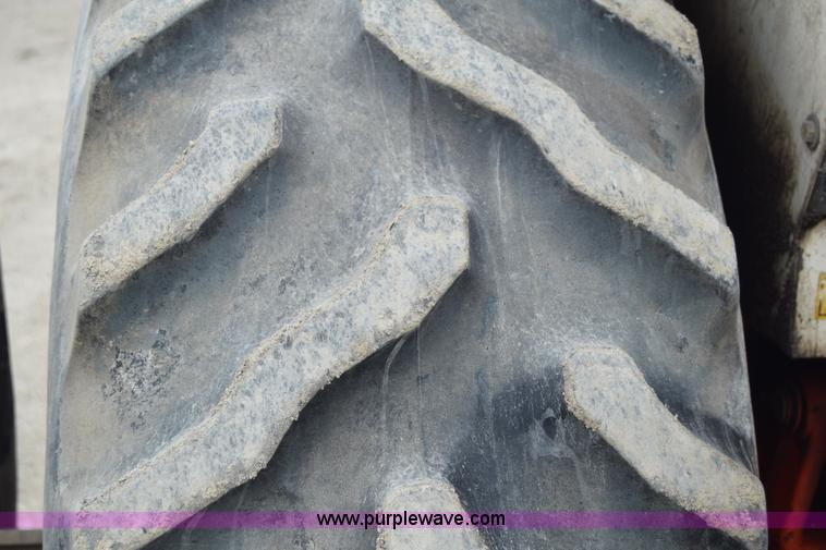 image for item J8250 Case 2390 tractor