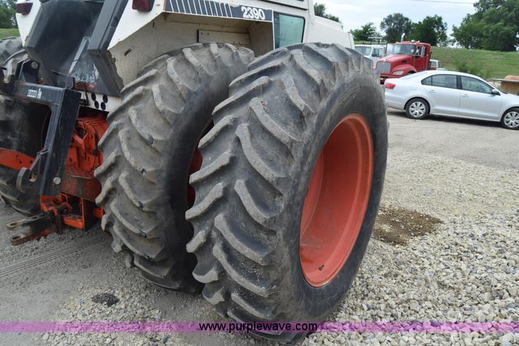 image for item J8250 Case 2390 tractor
