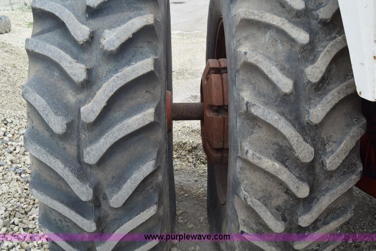 image for item J8250 Case 2390 tractor