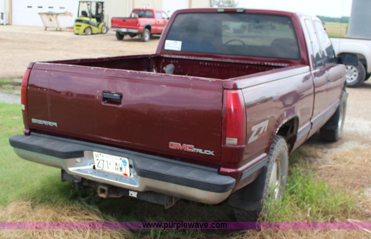 image for item K1008 1996 GMC Sierra 1500 Club Coupe pickup truck