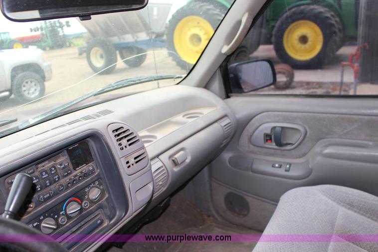 image for item K1008 1996 GMC Sierra 1500 Club Coupe pickup truck