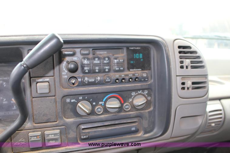 image for item K1008 1996 GMC Sierra 1500 Club Coupe pickup truck