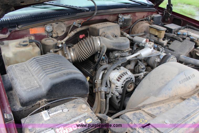 image for item K1008 1996 GMC Sierra 1500 Club Coupe pickup truck