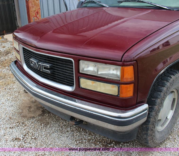 image for item K1008 1996 GMC Sierra 1500 Club Coupe pickup truck