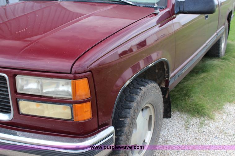 image for item K1008 1996 GMC Sierra 1500 Club Coupe pickup truck