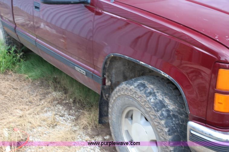 image for item K1008 1996 GMC Sierra 1500 Club Coupe pickup truck