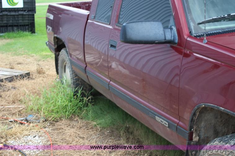 image for item K1008 1996 GMC Sierra 1500 Club Coupe pickup truck