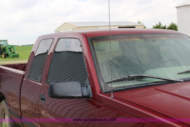 image for item K1008 1996 GMC Sierra 1500 Club Coupe pickup truck