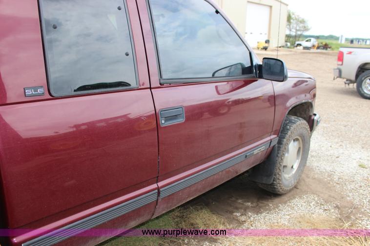 image for item K1008 1996 GMC Sierra 1500 Club Coupe pickup truck