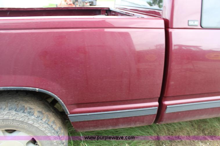 image for item K1008 1996 GMC Sierra 1500 Club Coupe pickup truck