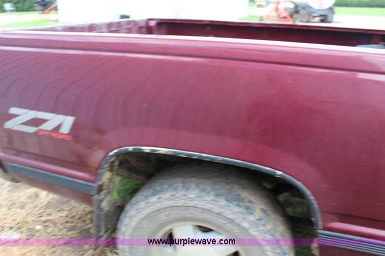 image for item K1008 1996 GMC Sierra 1500 Club Coupe pickup truck