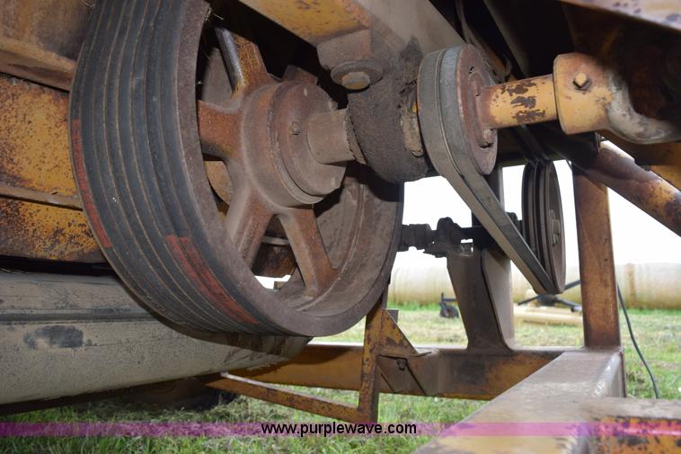 image for item K6180 1988 HayBuster H1100 tub grinder