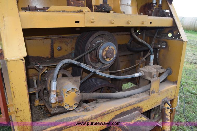 image for item K6180 1988 HayBuster H1100 tub grinder