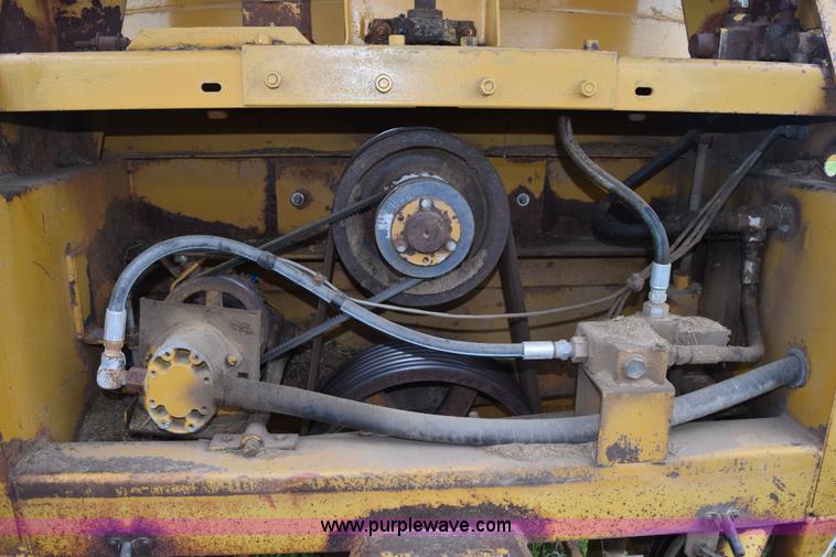 image for item K6180 1988 HayBuster H1100 tub grinder