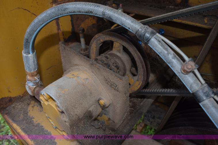 image for item K6180 1988 HayBuster H1100 tub grinder