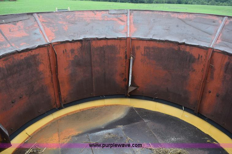 image for item K6180 1988 HayBuster H1100 tub grinder