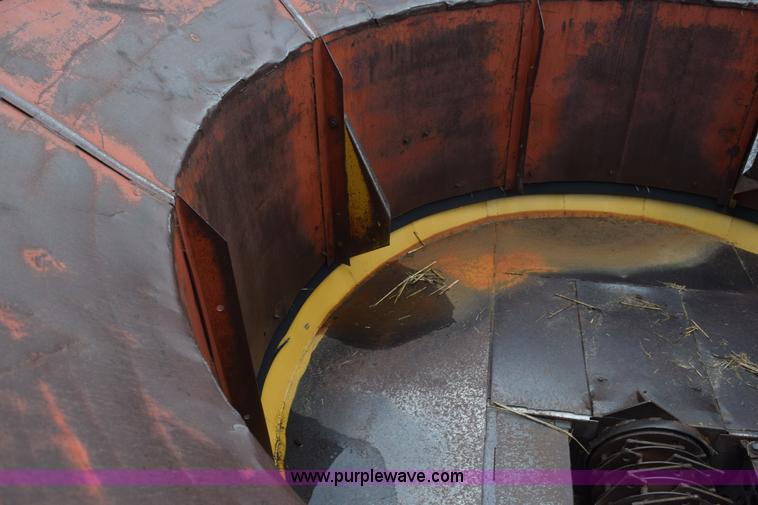 image for item K6180 1988 HayBuster H1100 tub grinder