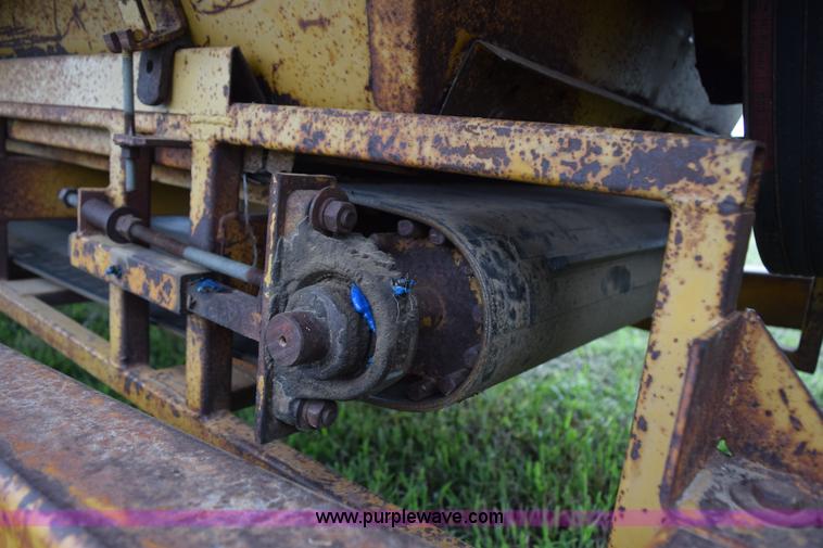 image for item K6180 1988 HayBuster H1100 tub grinder