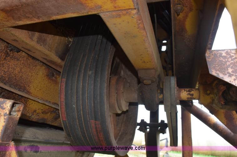 image for item K6180 1988 HayBuster H1100 tub grinder