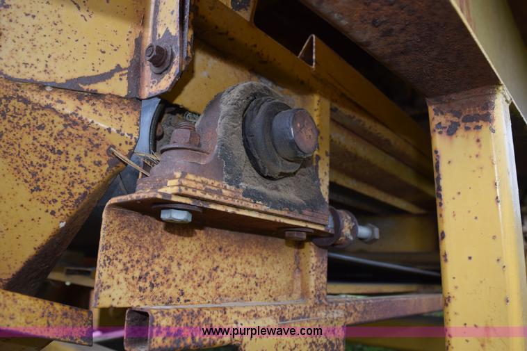 image for item K6180 1988 HayBuster H1100 tub grinder