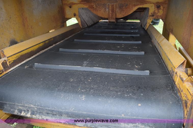 image for item K6180 1988 HayBuster H1100 tub grinder