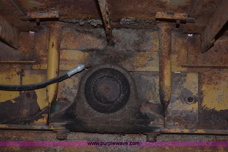 image for item K6180 1988 HayBuster H1100 tub grinder