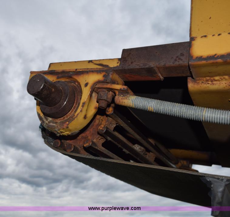 image for item K6180 1988 HayBuster H1100 tub grinder